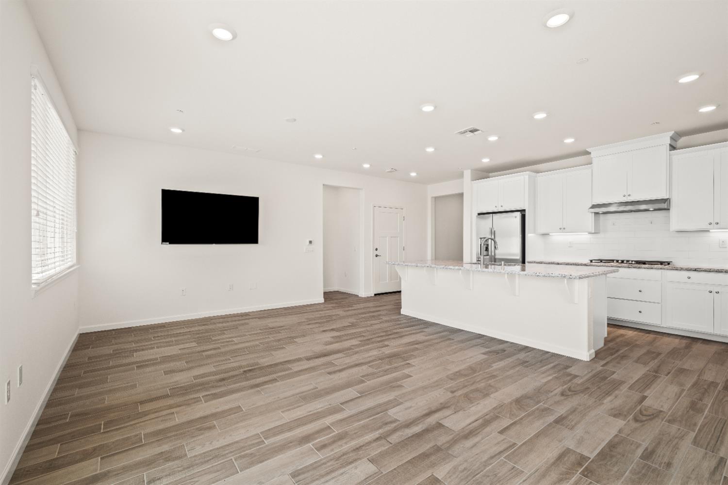 Detail Gallery Image 10 of 43 For 8924 El Cielo Ln, El Dorado Hills,  CA 95762 - 2 Beds | 2 Baths