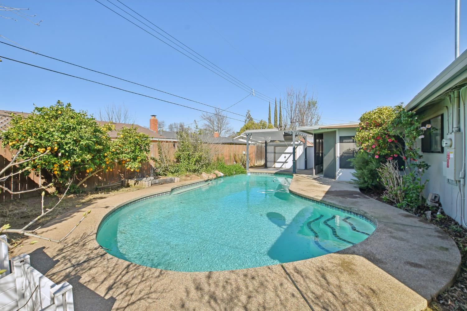 Detail Gallery Image 28 of 31 For 2408 El Lujo Way, Rancho Cordova,  CA 95670 - 3 Beds | 2 Baths