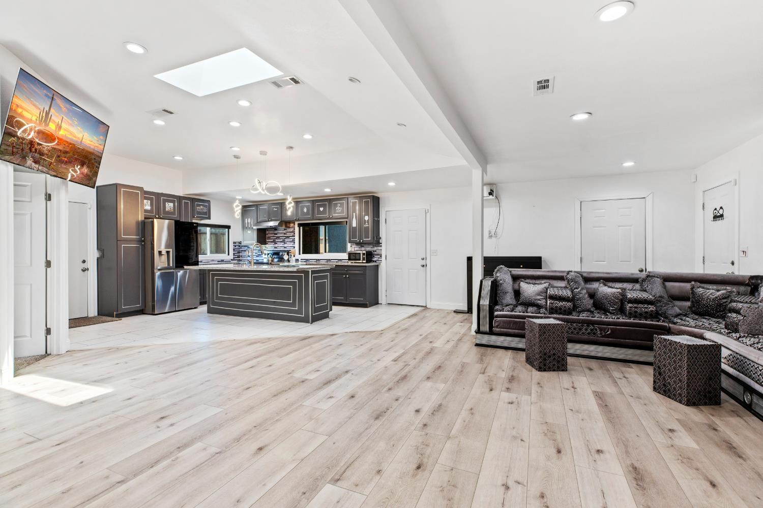 Detail Gallery Image 12 of 48 For Address Is Not Disclosed, Modesto,  CA 95351 - 3 Beds | 4 Baths