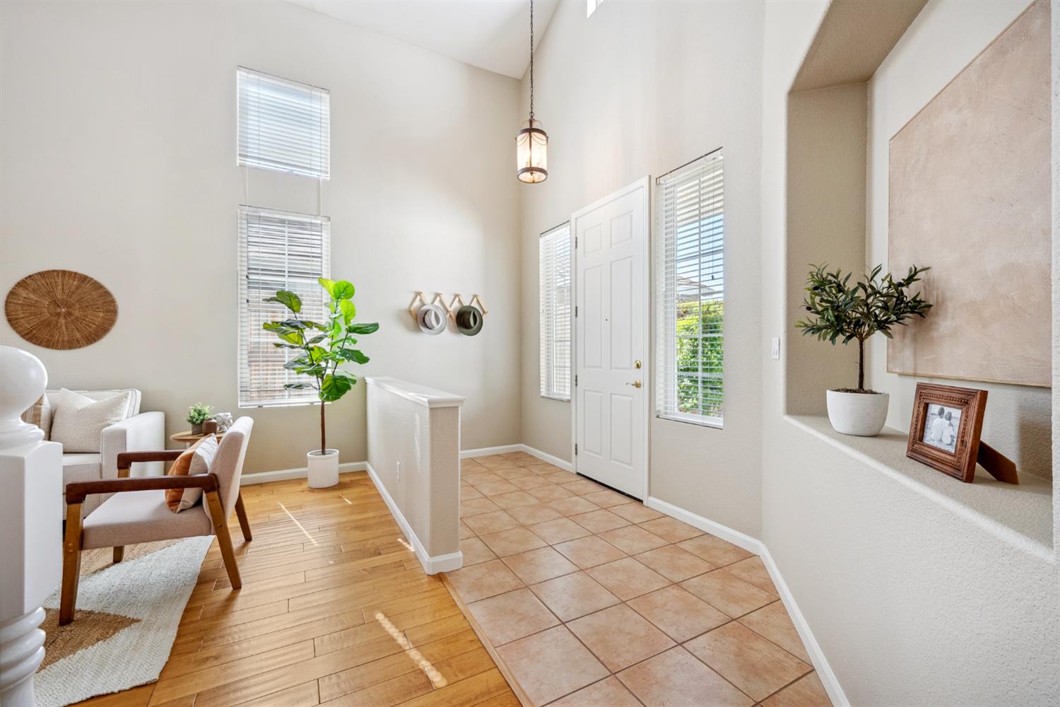 Detail Gallery Image 7 of 48 For 3234 Europa St, Roseville,  CA 95661 - 5 Beds | 3 Baths