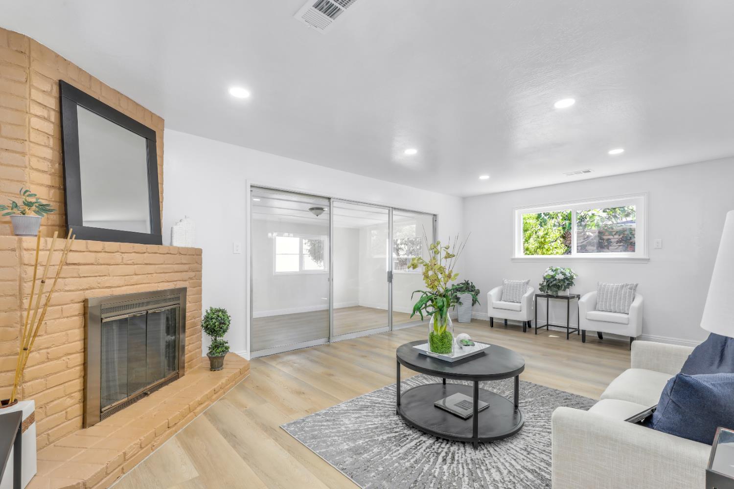 Detail Gallery Image 9 of 40 For 5705 Rickey Drive, Sacramento,  CA 95822 - 3 Beds | 2 Baths