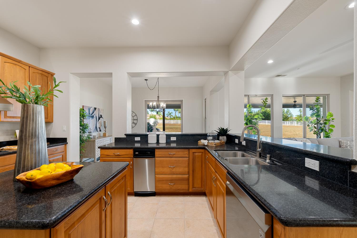 Detail Gallery Image 23 of 90 For 9461 Crossrail Dr, Wilton,  CA 95693 - 5 Beds | 3 Baths