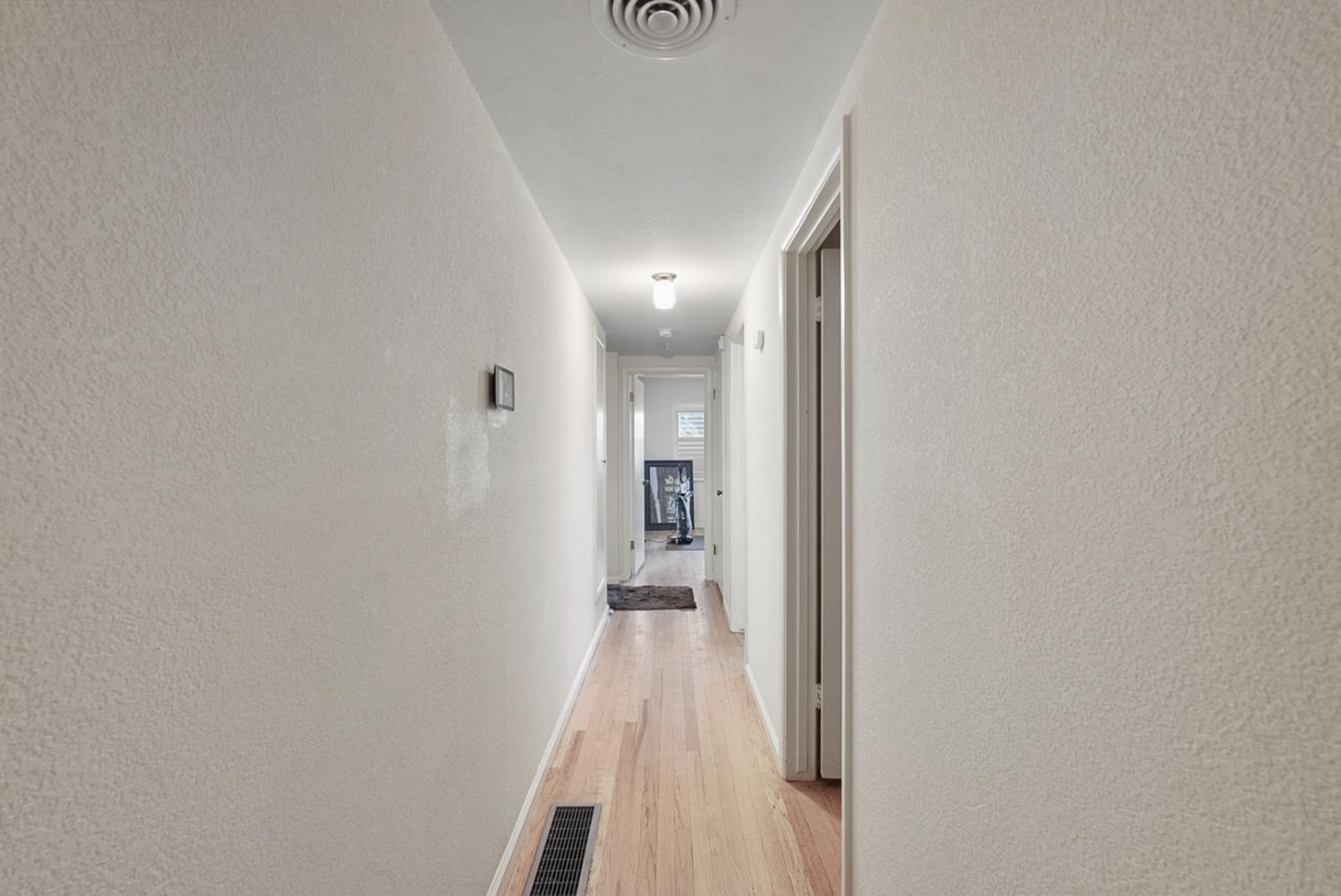 Detail Gallery Image 8 of 29 For 223 E Yorkshire Dr, Stockton,  CA 95207 - 3 Beds | 2 Baths
