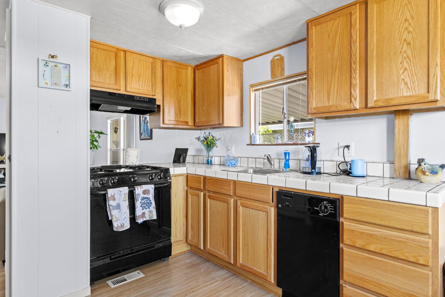 Detail Gallery Image 9 of 27 For 2540 Grass Valley Hwy 105, Auburn,  CA 95603 - 2 Beds | 1 Baths