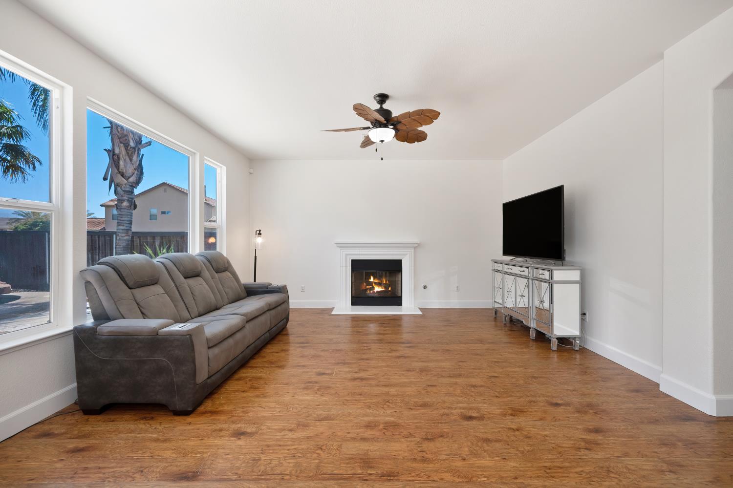 Detail Gallery Image 18 of 52 For 1700 Adrienne Dr, Roseville,  CA 95747 - 4 Beds | 3 Baths