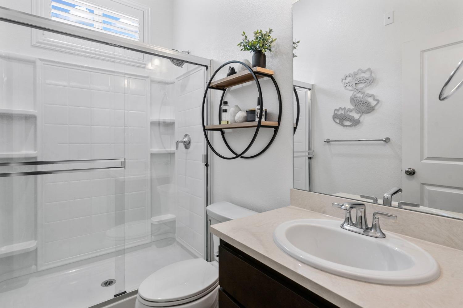 Detail Gallery Image 8 of 38 For 1125 Pearl Dr, Los Banos,  CA 93635 - 4 Beds | 3 Baths