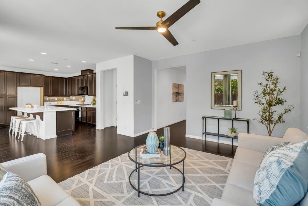 Detail Gallery Image 9 of 56 For 8373 Bronx Way, Sacramento,  CA 95829 - 3 Beds | 2/1 Baths