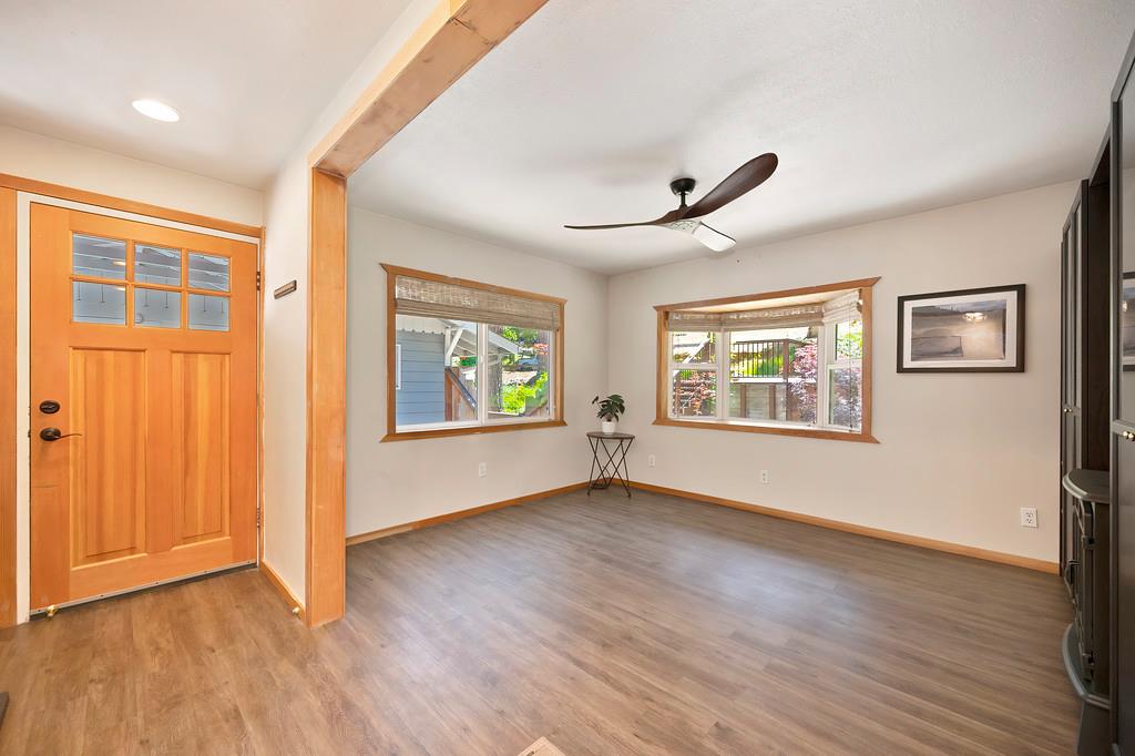 Detail Gallery Image 9 of 99 For 237 Sunnyside Dr, Colfax,  CA 95713 - 3 Beds | 2 Baths