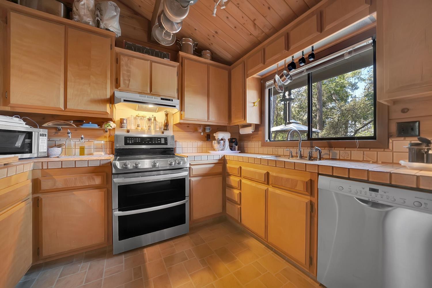 Detail Gallery Image 18 of 48 For 23205 Roden, Pioneer,  CA 95666 - 2 Beds | 2 Baths