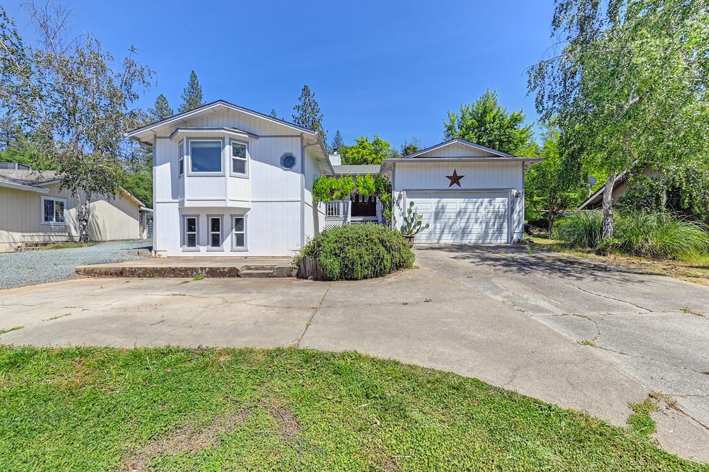 Detail Gallery Image 1 of 68 For 17725 Lake Forest Dr, Penn Valley,  CA 95946 - 3 Beds | 2 Baths