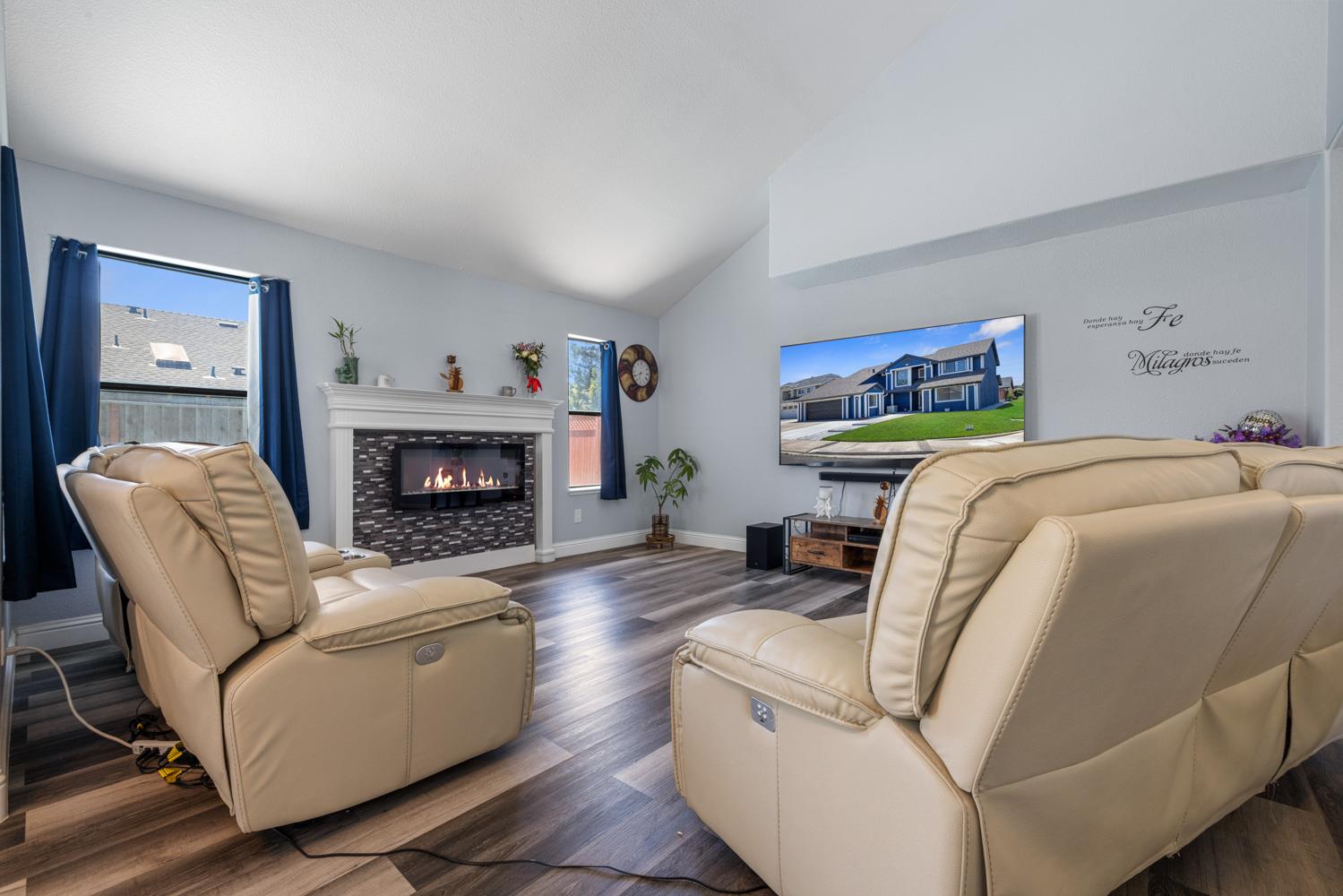 Detail Gallery Image 7 of 44 For 1184 Wood Duck Ct, Manteca,  CA 95337 - 4 Beds | 3 Baths