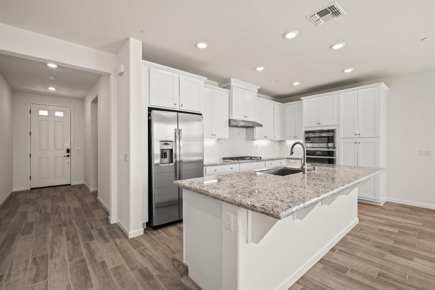 Detail Gallery Image 14 of 43 For 8924 El Cielo Ln, El Dorado Hills,  CA 95762 - 2 Beds | 2 Baths