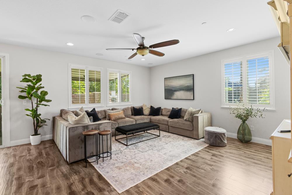 Detail Gallery Image 18 of 67 For 356 Bramble Ct, Roseville,  CA 95747 - 4 Beds | 3 Baths