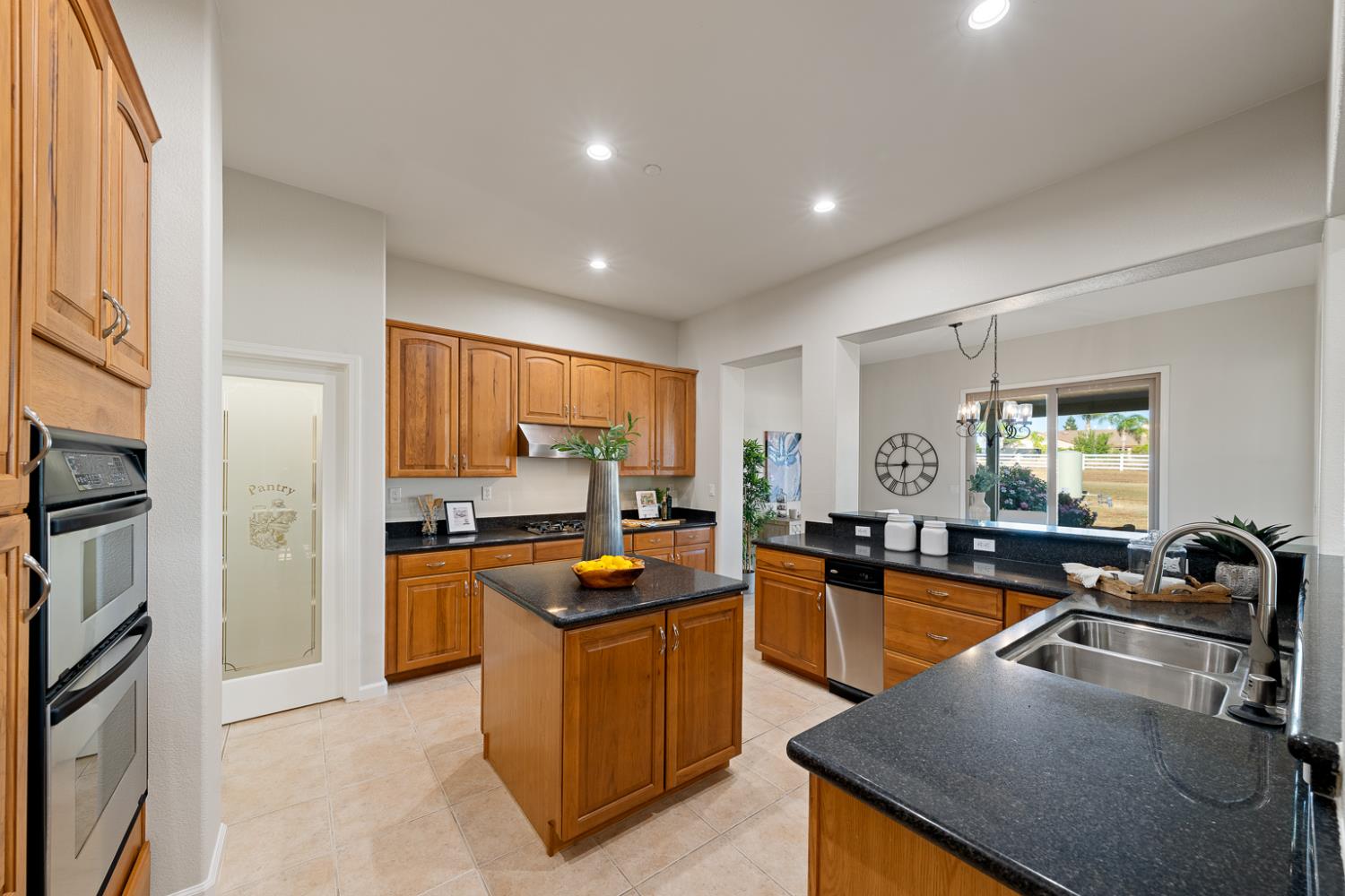 Detail Gallery Image 24 of 90 For 9461 Crossrail Dr, Wilton,  CA 95693 - 5 Beds | 3 Baths