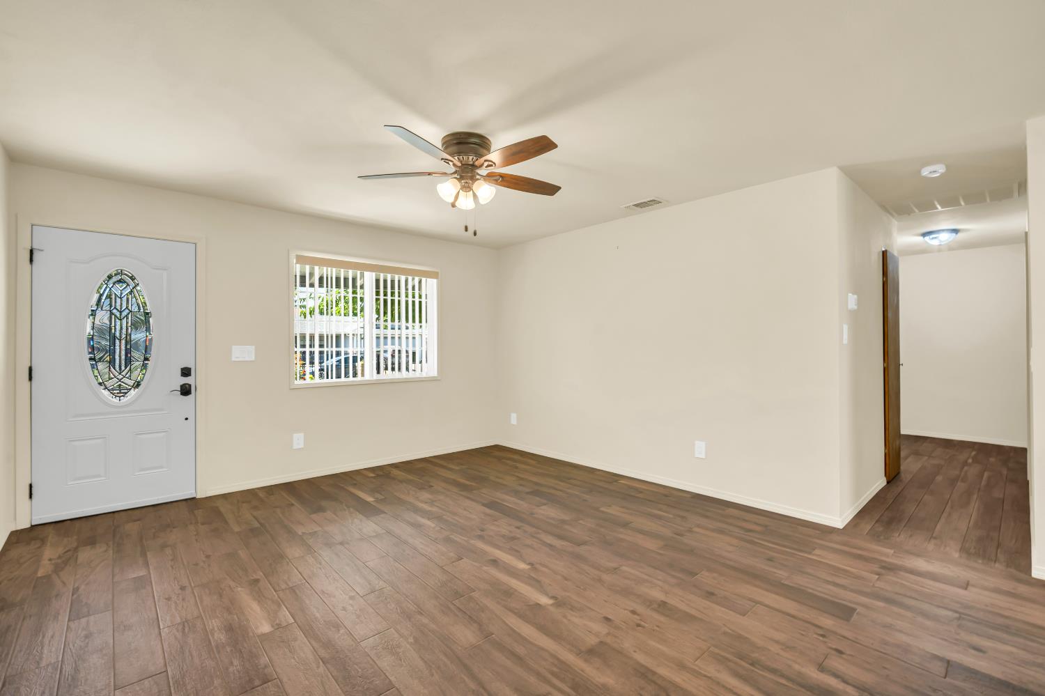 Detail Gallery Image 12 of 47 For 7166 Arutas Dr, North Highlands,  CA 95660 - 3 Beds | 2 Baths