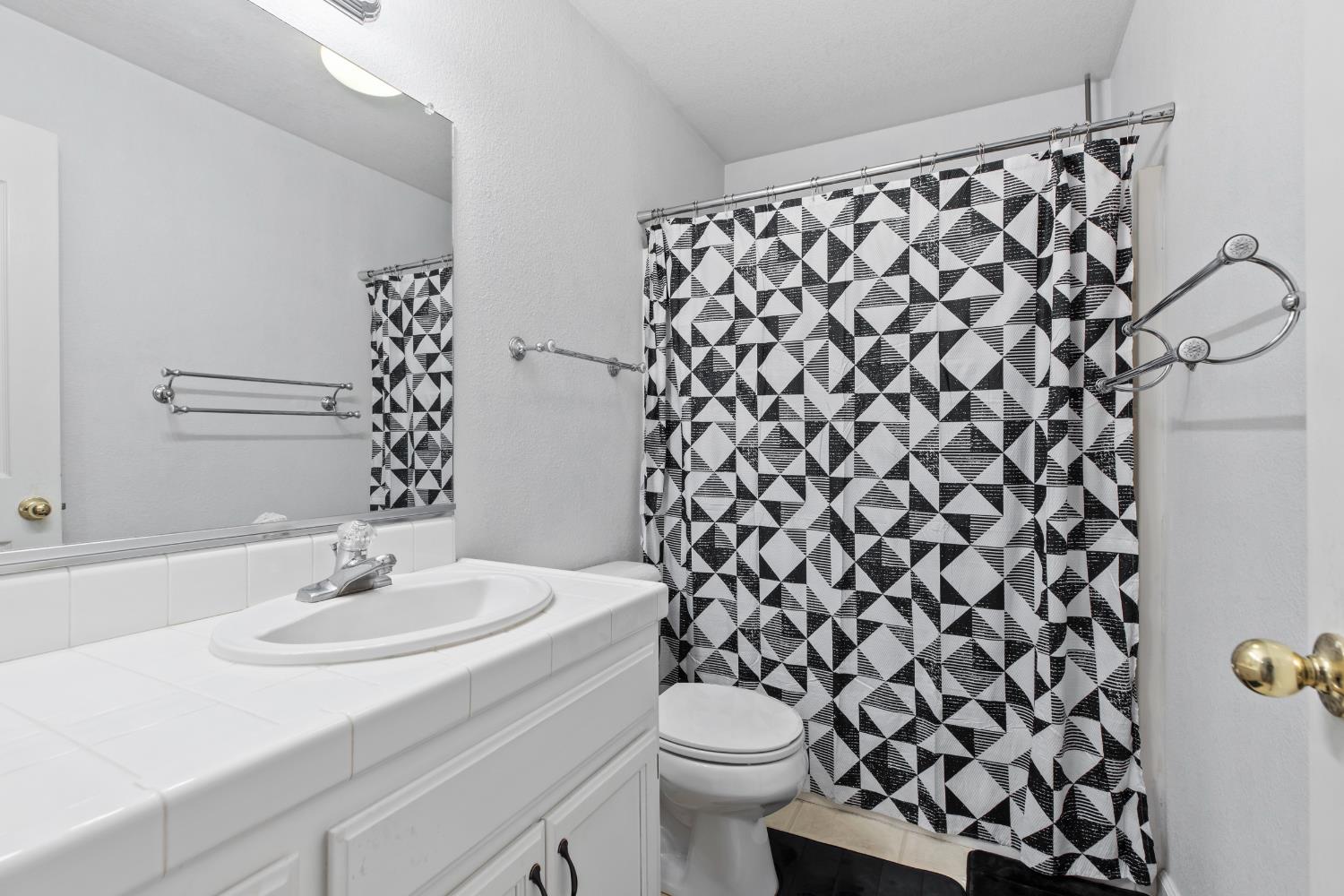 Detail Gallery Image 24 of 40 For 4208 Dante Ct, Salida,  CA 95368 - 4 Beds | 2/1 Baths