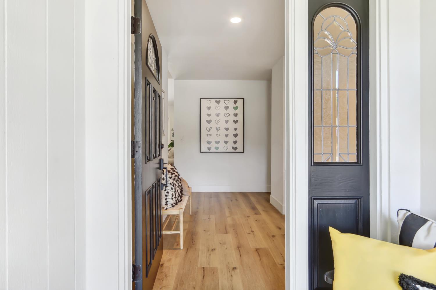 Detail Gallery Image 4 of 38 For 4939 Kurz Cir, Carmichael,  CA 95608 - 3 Beds | 2 Baths