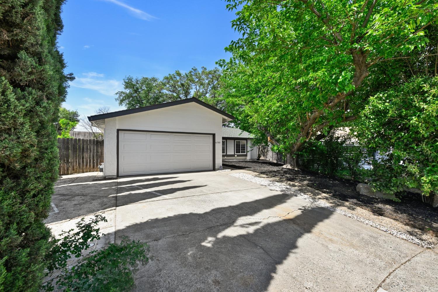 Detail Gallery Image 2 of 34 For 6300 Tanbark Ct, Citrus Heights,  CA 95621 - 3 Beds | 2 Baths