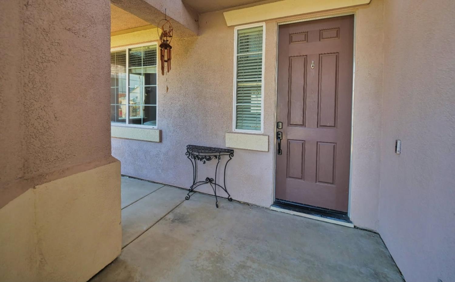 Detail Gallery Image 4 of 15 For 1242 Tulloch Dr, Tracy,  CA 95304 - 5 Beds | 3 Baths