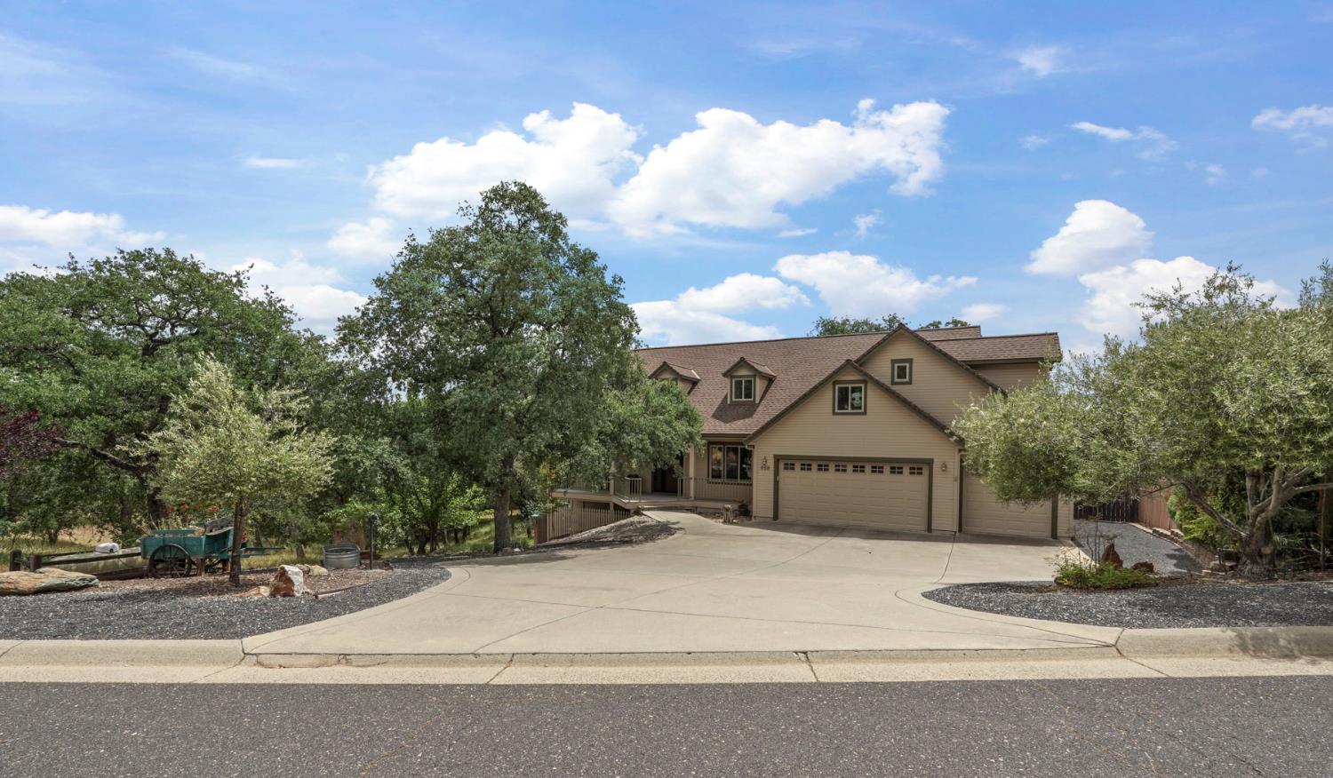 Detail Gallery Image 1 of 65 For 658 Live Oak Dr, Angels Camp,  CA 95222 - 3 Beds | 2/1 Baths