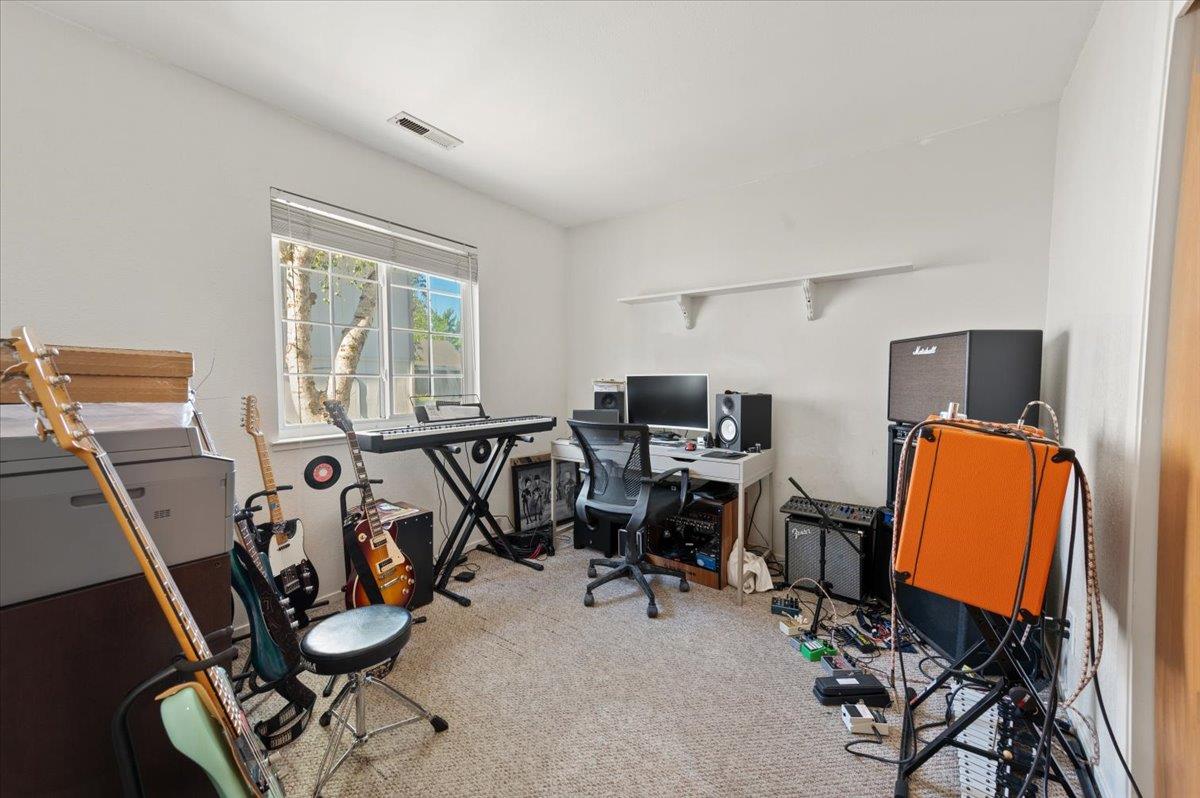 Detail Gallery Image 24 of 37 For 17713 Lake Forest Dr, Penn Valley,  CA 95946 - 3 Beds | 2 Baths