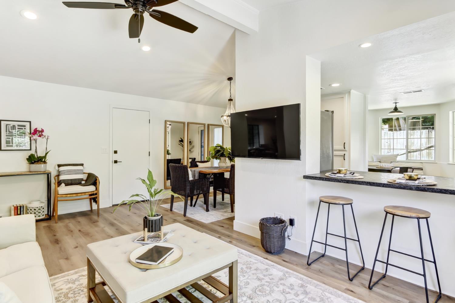 Detail Gallery Image 13 of 38 For 4939 Kurz Cir, Carmichael,  CA 95608 - 3 Beds | 2 Baths