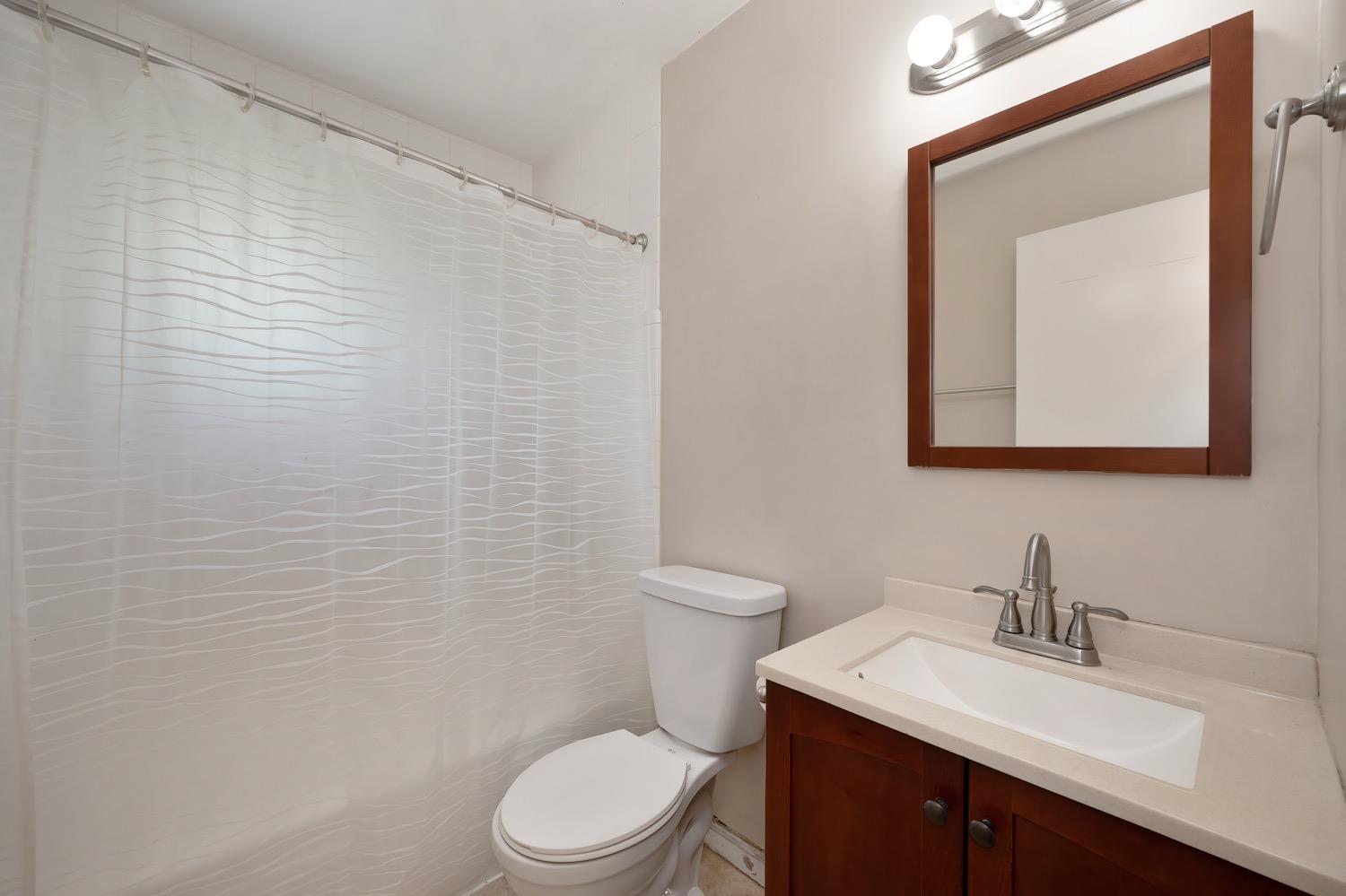 Detail Gallery Image 25 of 66 For 1424 Topaz Way, Sacramento,  CA 95864 - – Beds | – Baths