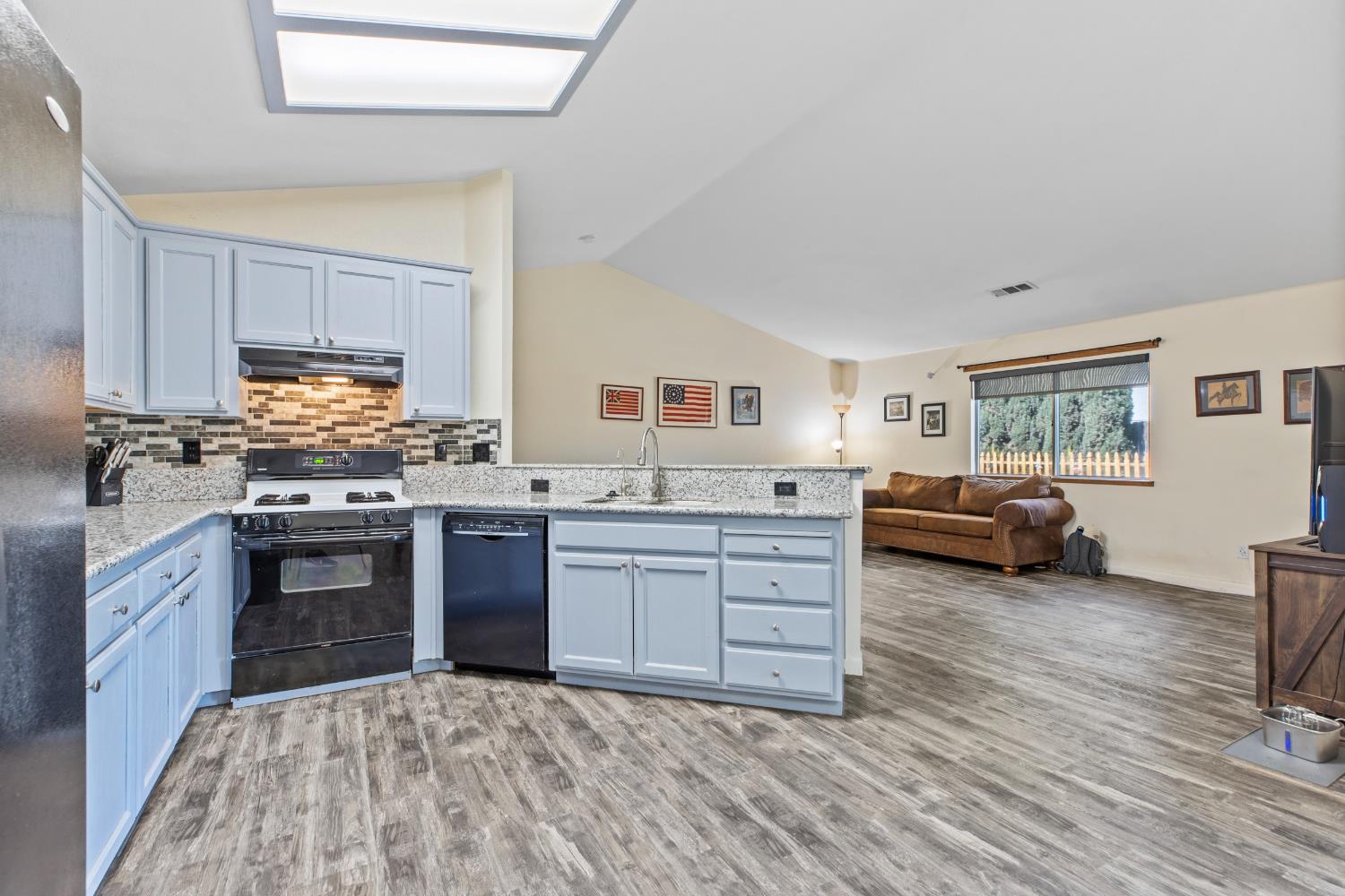 Detail Gallery Image 31 of 34 For 735 Woodbury Ct, Los Banos,  CA 93635 - 4 Beds | 2 Baths