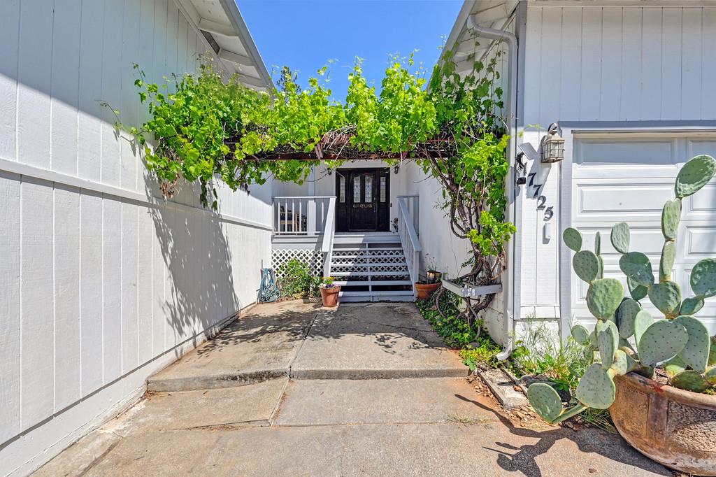 Detail Gallery Image 5 of 68 For 17725 Lake Forest Dr, Penn Valley,  CA 95946 - 3 Beds | 2 Baths