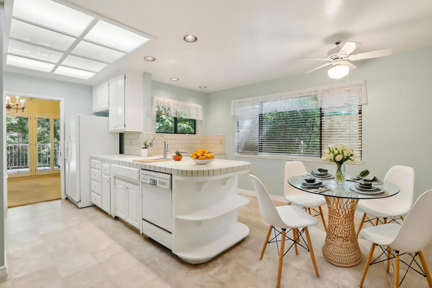 Detail Gallery Image 11 of 47 For 84 Riverknoll Pl, Carmichael,  CA 95608 - 2 Beds | 2/1 Baths