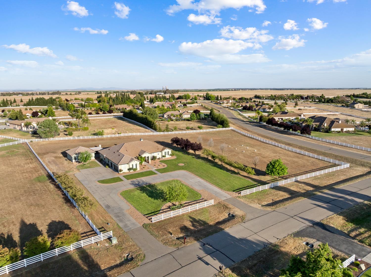 Detail Gallery Image 76 of 90 For 9461 Crossrail Dr, Wilton,  CA 95693 - 5 Beds | 3 Baths