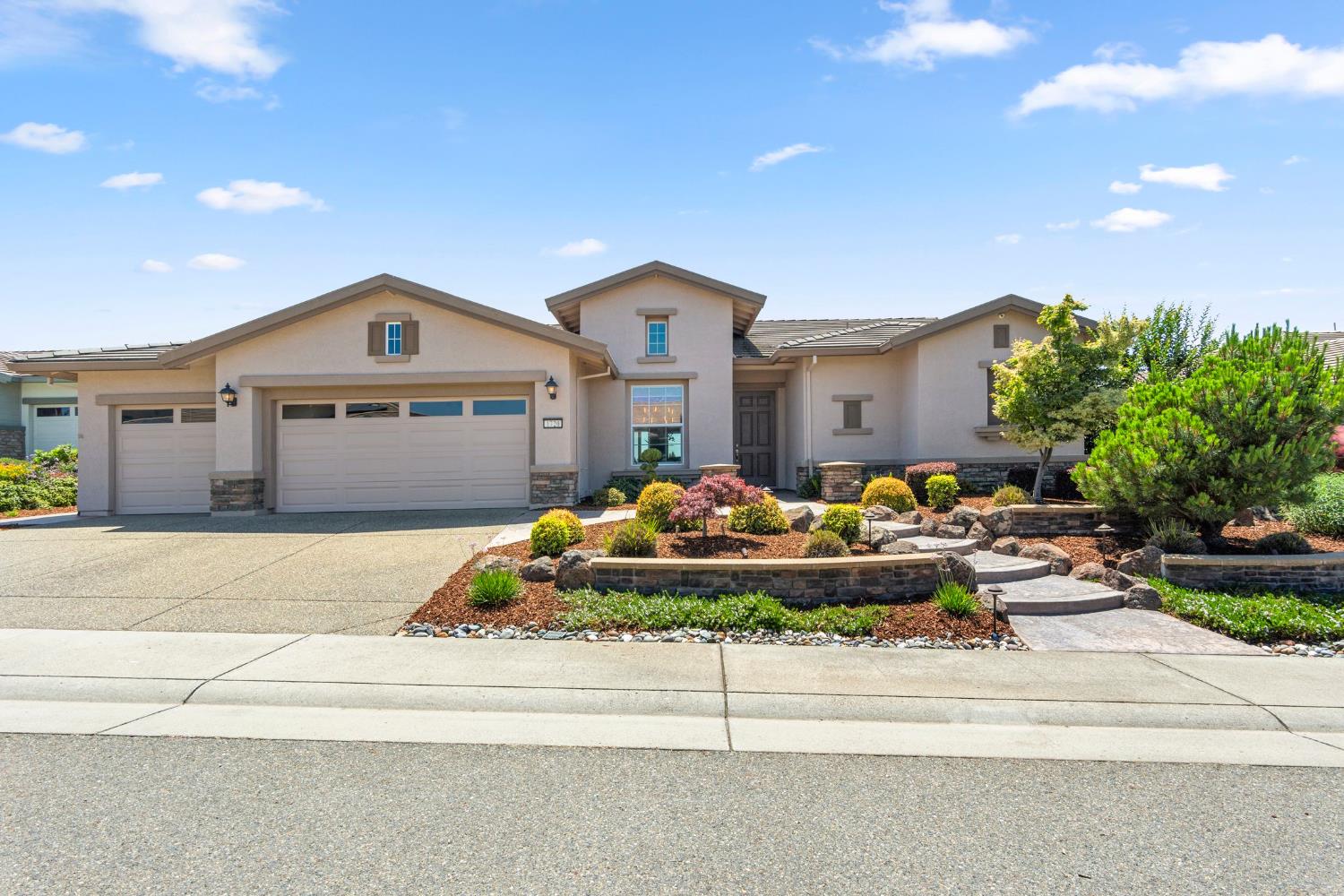 Detail Gallery Image 1 of 48 For 1720 Avian Hill Pl, Lincoln,  CA 95648 - 2 Beds | 2/1 Baths