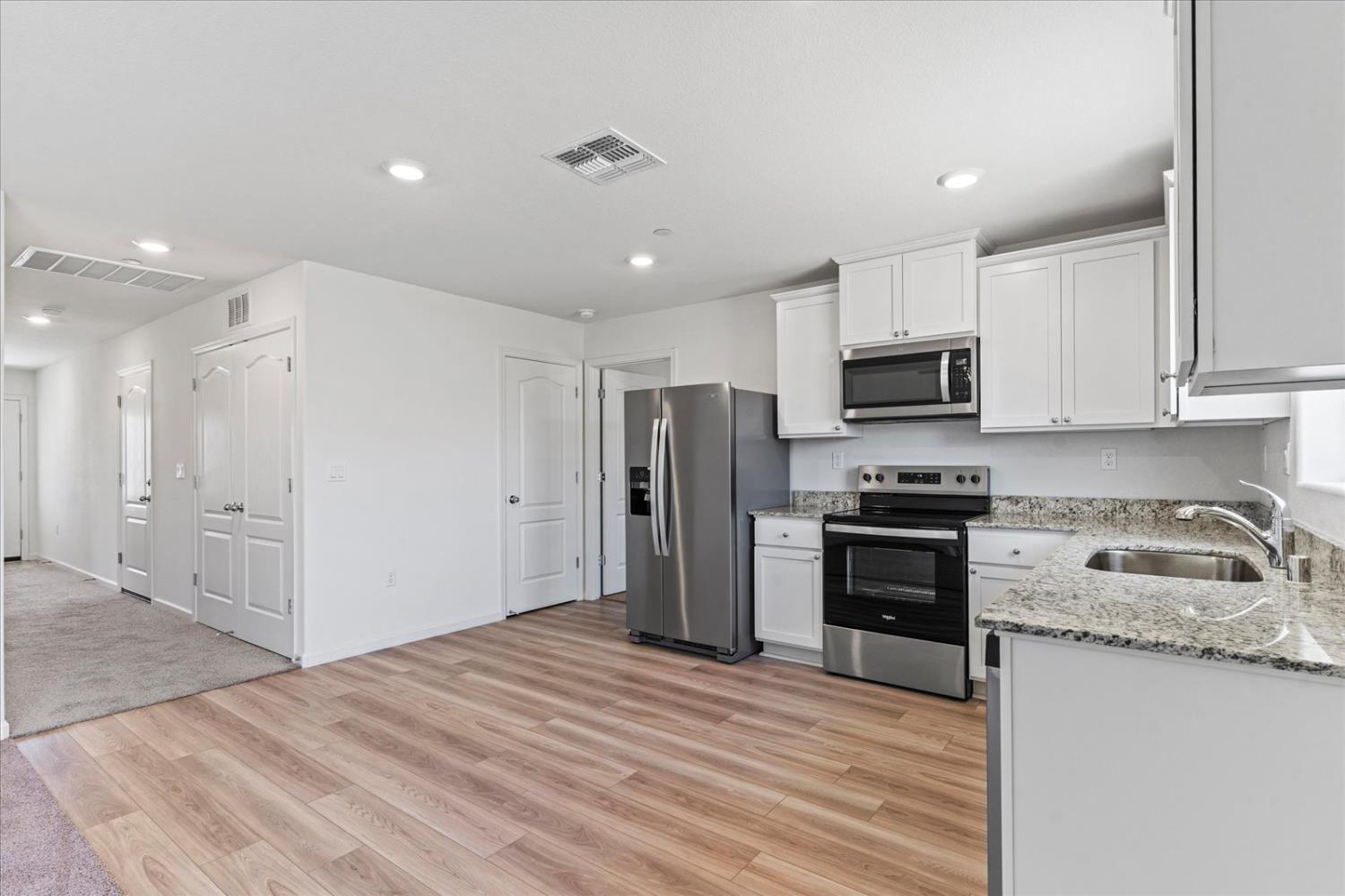 Detail Gallery Image 12 of 35 For 2193 Mickelson Dr, Linda,  CA 95901 - 3 Beds | 2 Baths