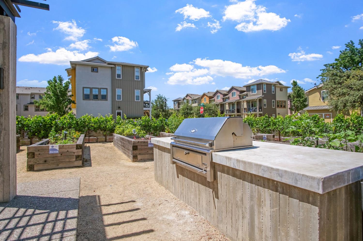 Detail Gallery Image 24 of 33 For 375 Basswood #3,  Livermore,  CA 94551 - 2 Beds | 2/1 Baths