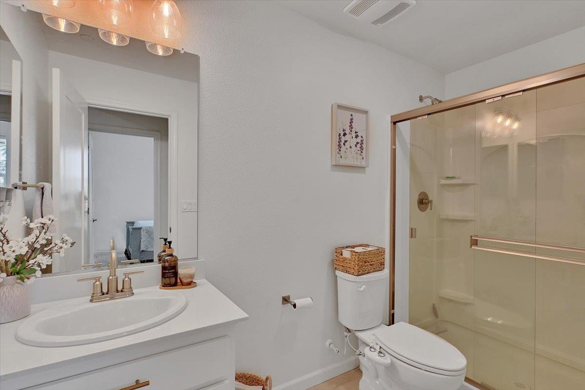 Detail Gallery Image 11 of 77 For 5130 Castleton Way, Roseville,  CA 95747 - 4 Beds | 3 Baths