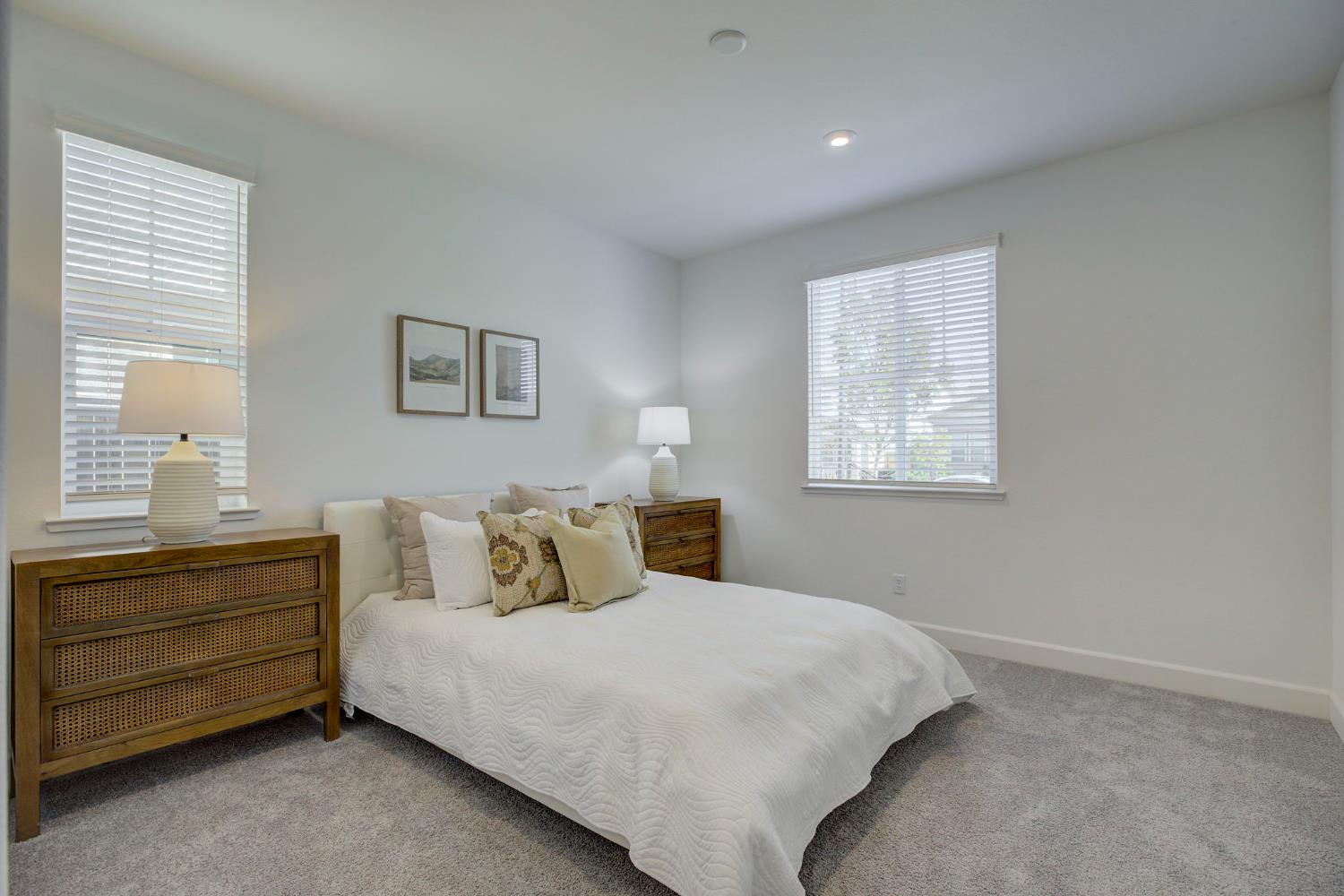 Detail Gallery Image 15 of 50 For 1216 Fence Post Way, Roseville,  CA 95747 - 4 Beds | 4 Baths