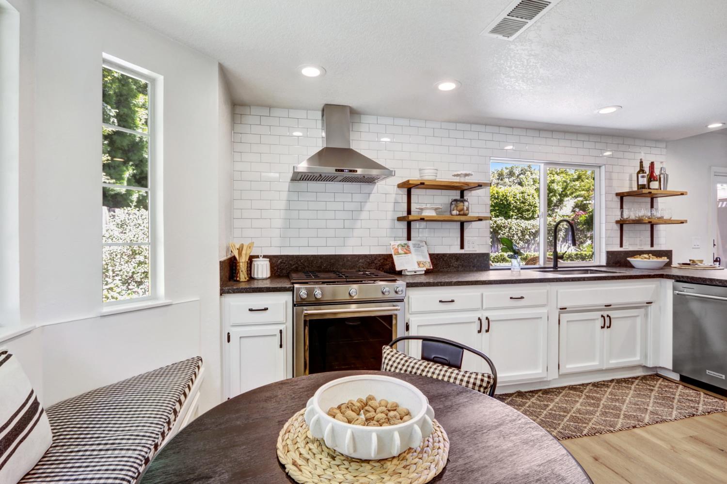 Detail Gallery Image 16 of 38 For 4939 Kurz Cir, Carmichael,  CA 95608 - 3 Beds | 2 Baths