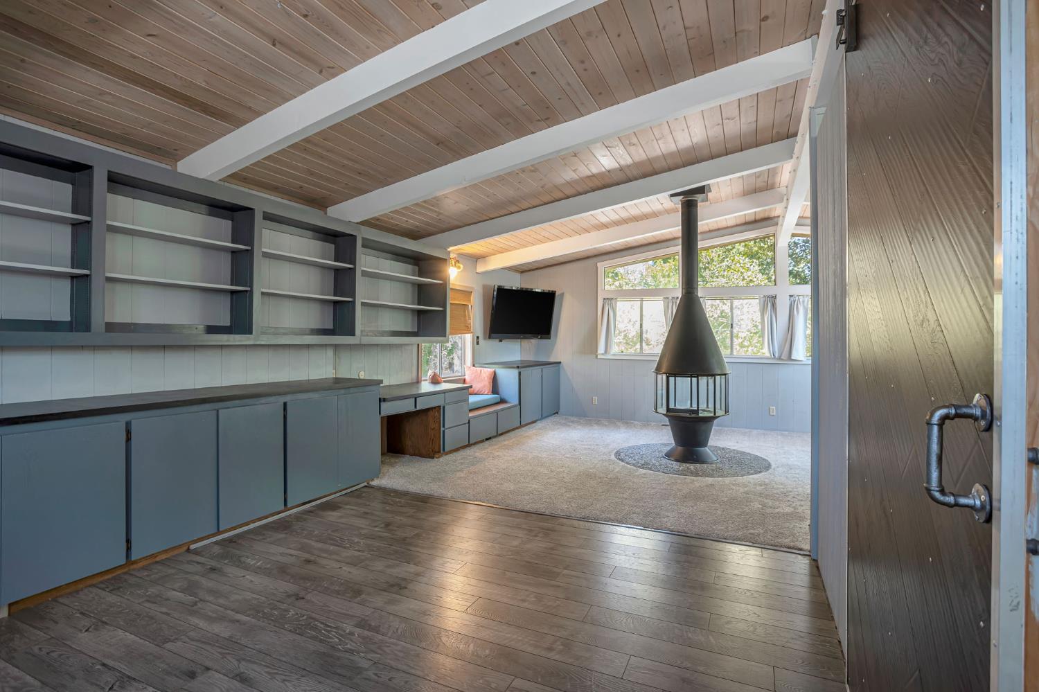 Detail Gallery Image 9 of 28 For 916 B St, Davis,  CA 95616 - 3 Beds | 3 Baths