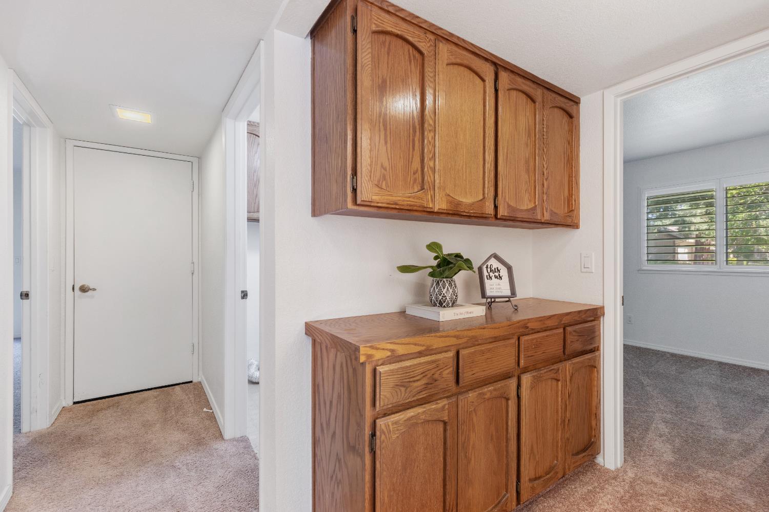 Detail Gallery Image 14 of 27 For 6401 El Porto Ln, Citrus Heights,  CA 95621 - 3 Beds | 2 Baths