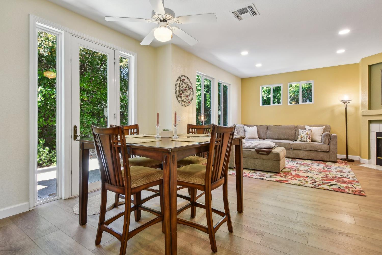 Detail Gallery Image 10 of 53 For 343 Coventry Cir, Folsom,  CA 95630 - 4 Beds | 2/1 Baths