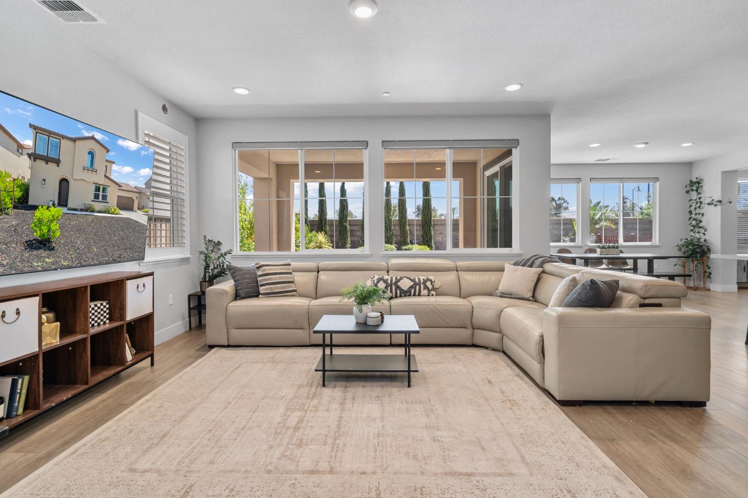 Detail Gallery Image 12 of 57 For 344 W Hopkins Ct, Mountain House,  CA 95391 - 4 Beds | 3 Baths