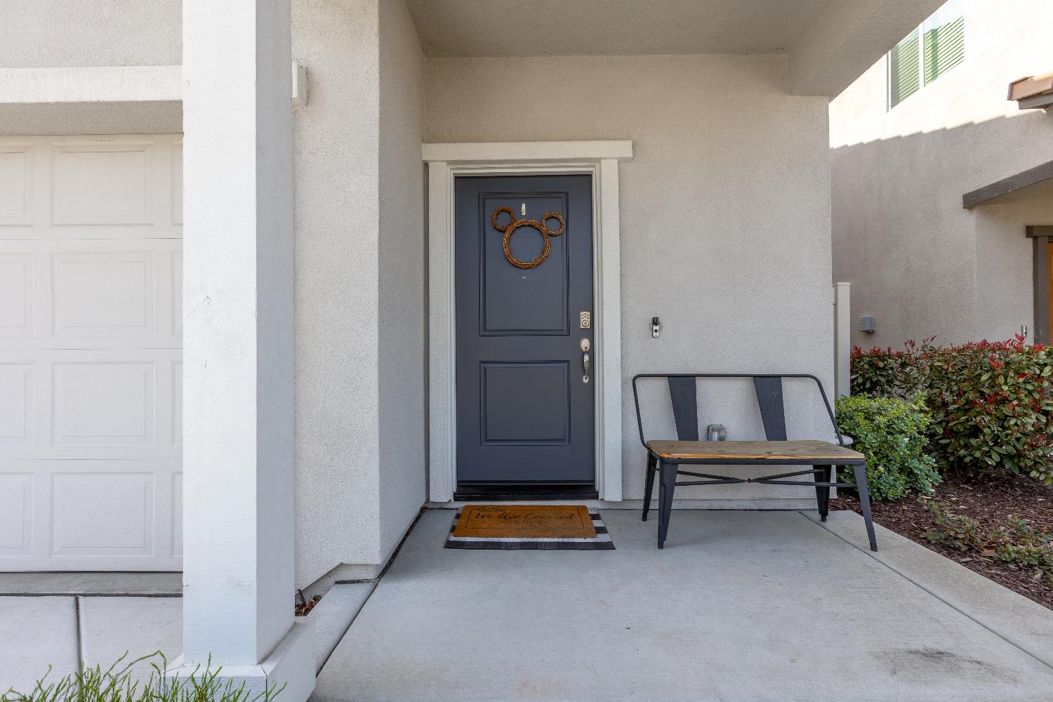 Detail Gallery Image 2 of 26 For 3825 S 3825 Arborhill Way Way, Sacramento,  CA 95834 - 3 Beds | 2/1 Baths