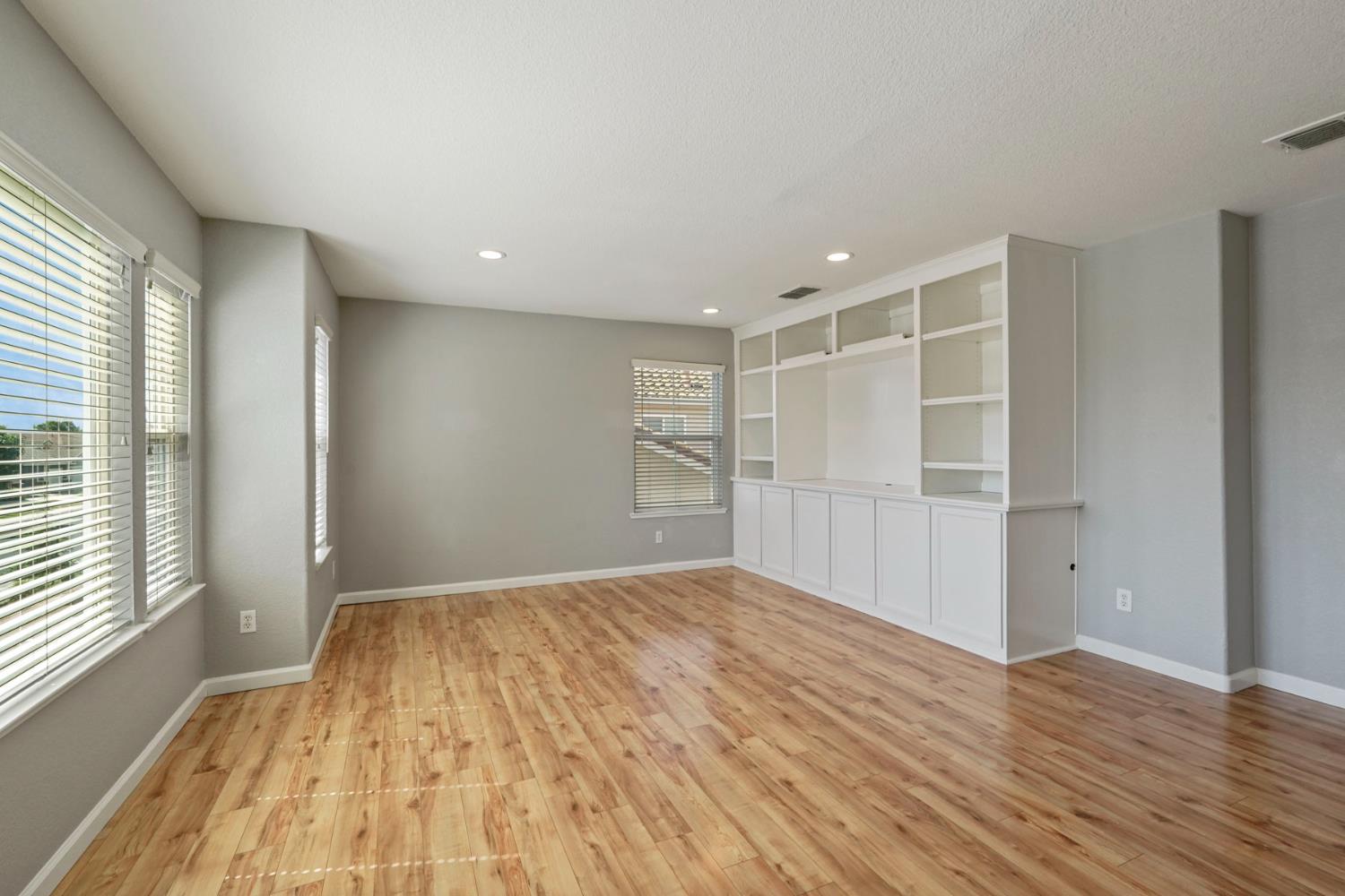 Detail Gallery Image 28 of 54 For 5545 Saxon Ave, Riverbank,  CA 95367 - 5 Beds | 3 Baths