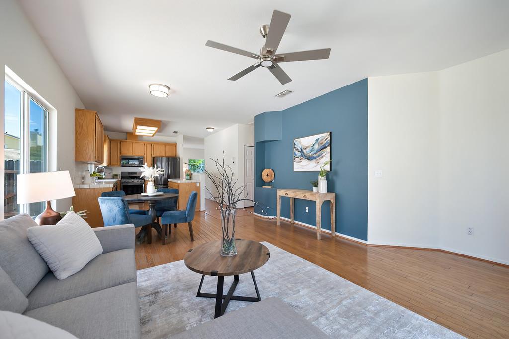 Detail Gallery Image 14 of 25 For 461 Carlson Way, Folsom,  CA 95630 - 3 Beds | 2 Baths