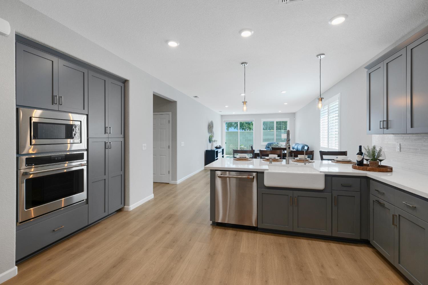 Detail Gallery Image 5 of 41 For 1687 Carson River Loop, Lincoln,  CA 95648 - 2 Beds | 2 Baths