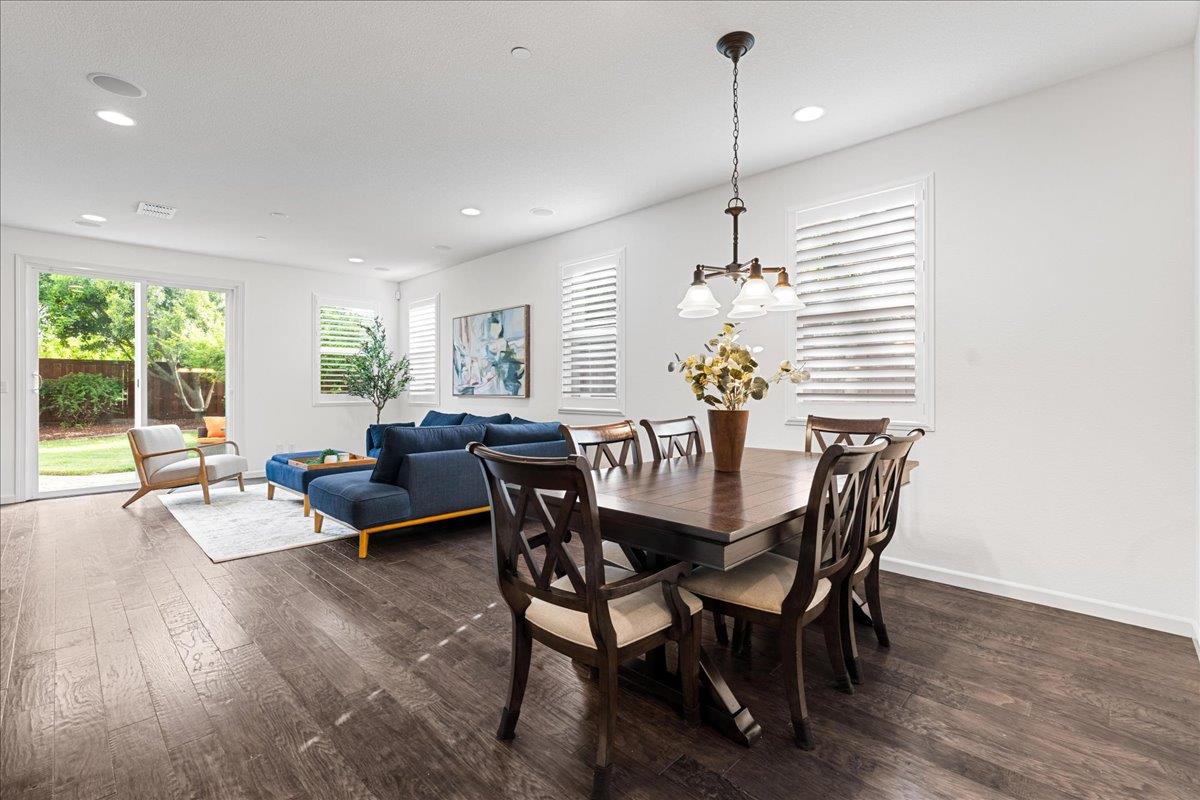 Detail Gallery Image 4 of 40 For 4065 Shorthorn Way, Roseville,  CA 95747 - 4 Beds | 3/1 Baths