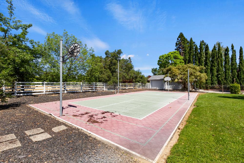 Detail Gallery Image 45 of 69 For 8744 Rubia Dr, Elk Grove,  CA 95624 - 3 Beds | 2/1 Baths