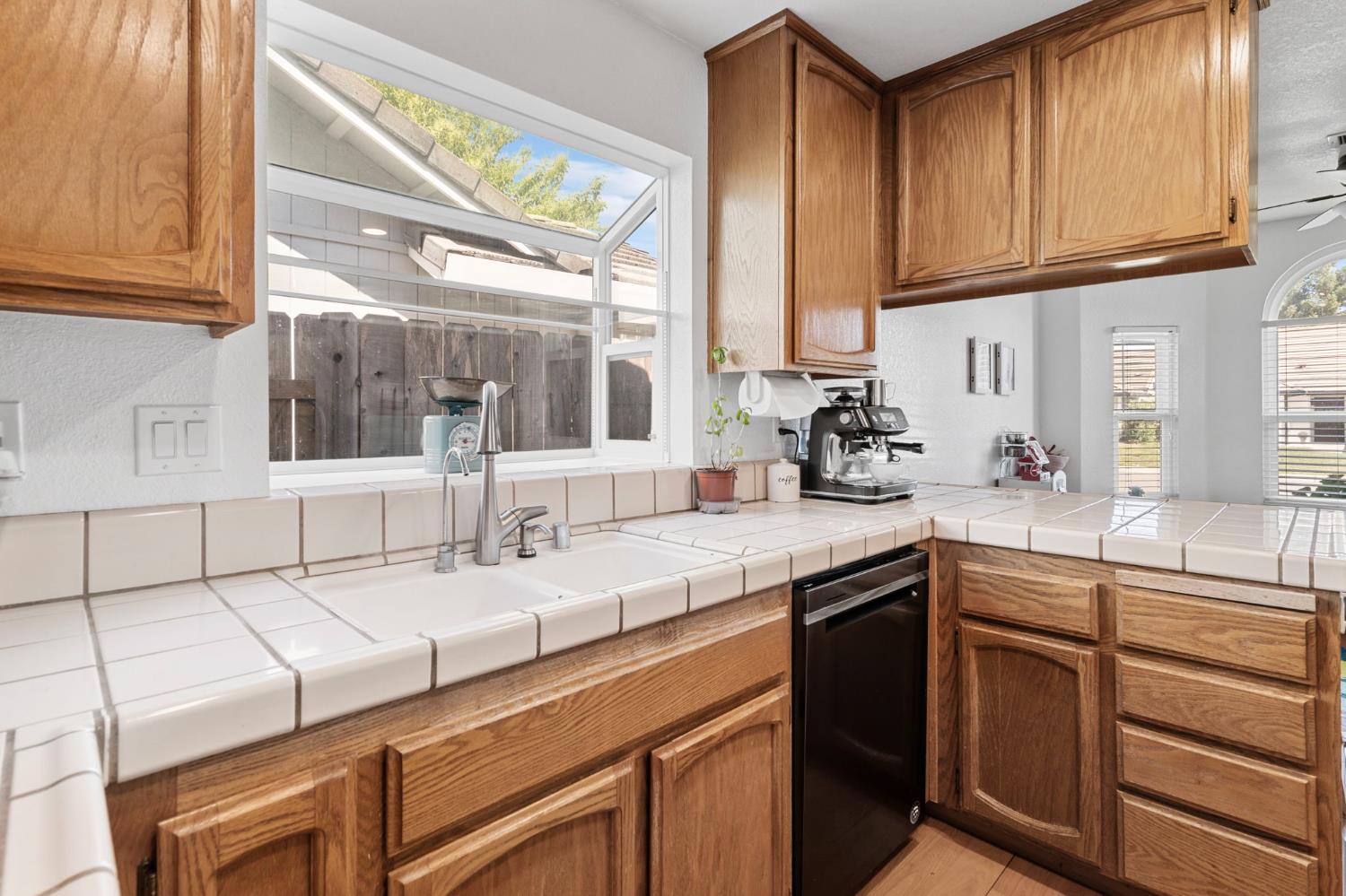 Detail Gallery Image 11 of 38 For 672 Pestana Dr, Galt,  CA 95632 - 3 Beds | 2 Baths