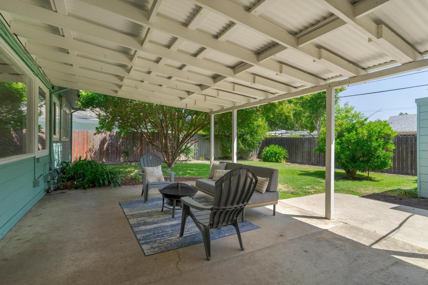Detail Gallery Image 21 of 26 For 2320 Barcelona Way, Sacramento,  CA 95825 - 3 Beds | 3 Baths