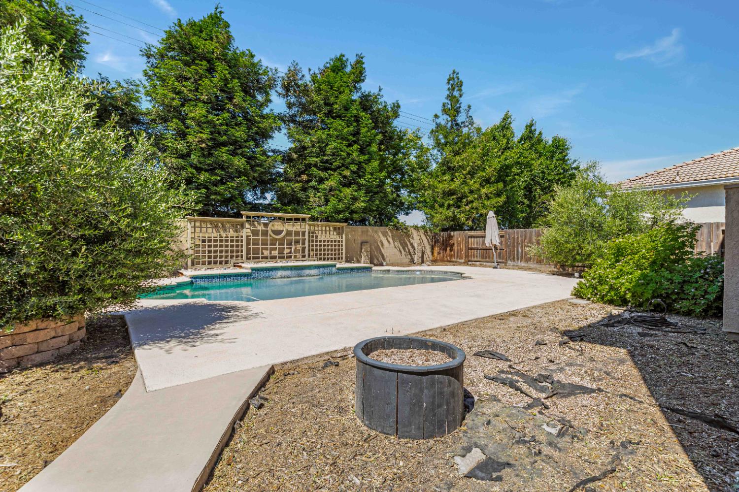 Detail Gallery Image 49 of 64 For 3913 Misty Ln, Modesto,  CA 95355 - 4 Beds | 3 Baths